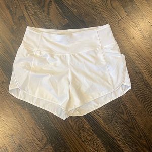 Lululemon White Midrise Shorts size 6